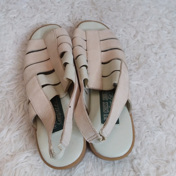 3/$30 Red Cross Comfort Fit Landscape beige canvas and leather sandals sz 7.5M - Picture 5 of 10